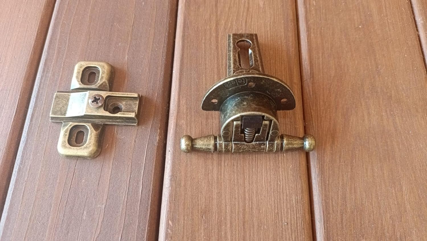 Cerniere Mobili Antichi Cerniera Ante in Battuta Arte Povera stile antico completa di basetta, Finitura bronzata scodellino 27 - puntoluceled
